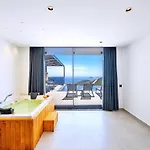 Akbel 5 Bedroom Seaview With Private Pool Hot Tub Βίλα *