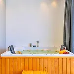 Akbel 5 Bedroom Seaview With Private Pool Hot Tub