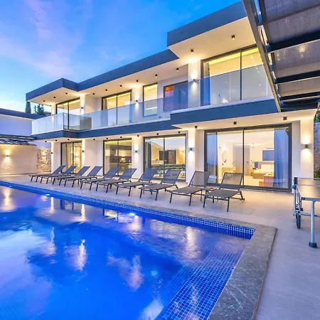 Akbel 5 Bedroom Seaview With Private Pool Hot Tub Βίλα *