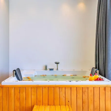 Akbel 5 Bedroom Seaview With Private Pool Hot Tub