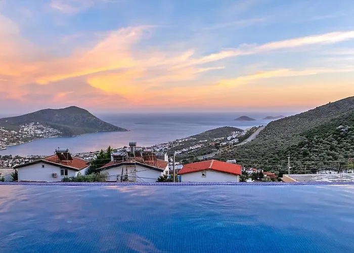 Akbel 5 Bedroom Seaview With Private Pool Hot Tub
