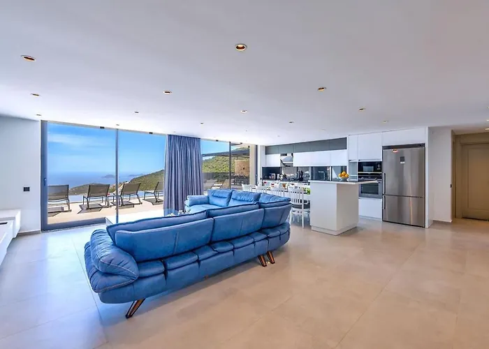 Akbel 5 Bedroom Seaview With Private Pool Hot Tub