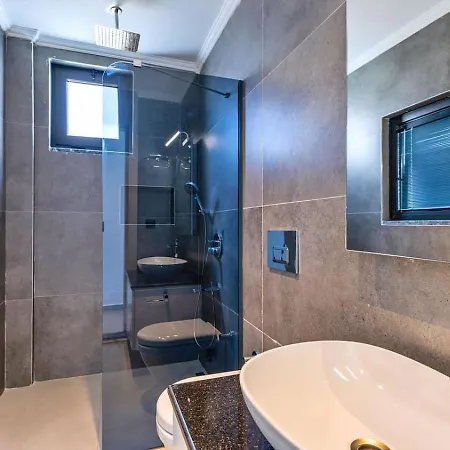 Akbel 5 Bedroom Seaview With Private Pool Hot Tub